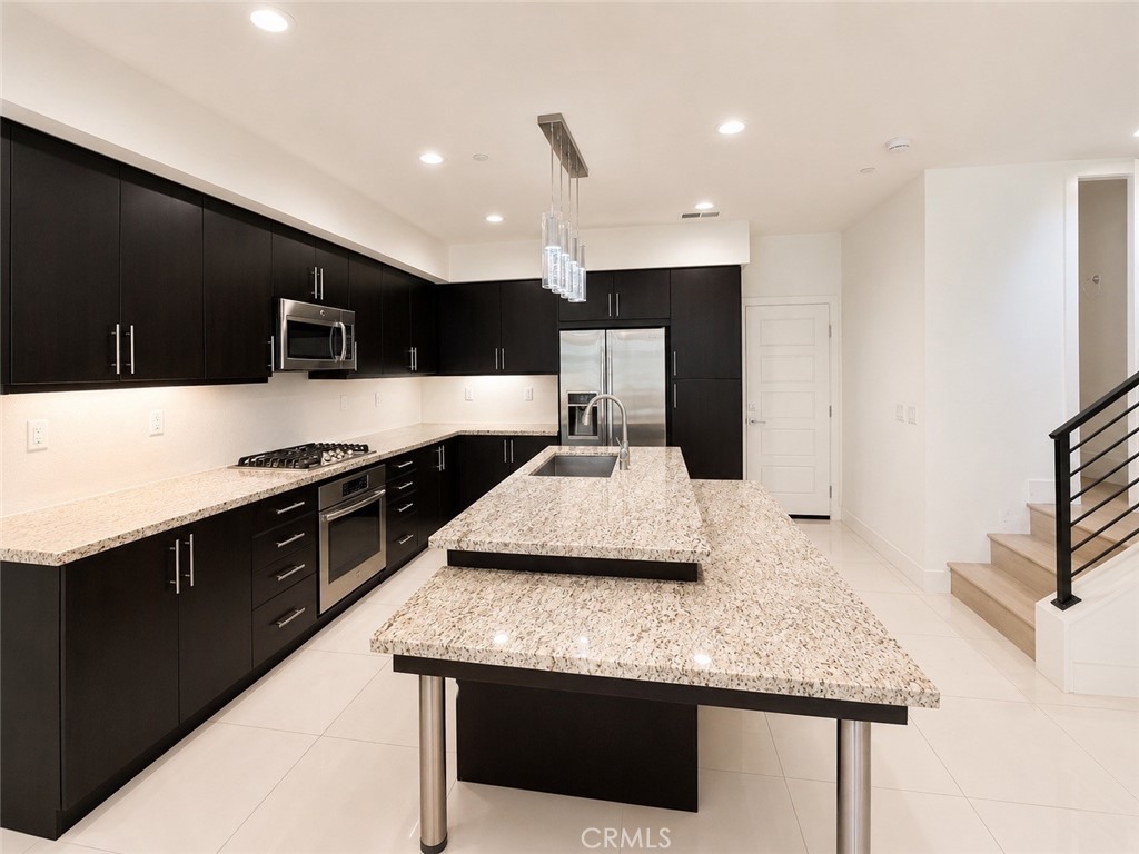 Residential Lease for rent at 2400 Aperture, San Diego CA featuring 3 beds and 3 baths