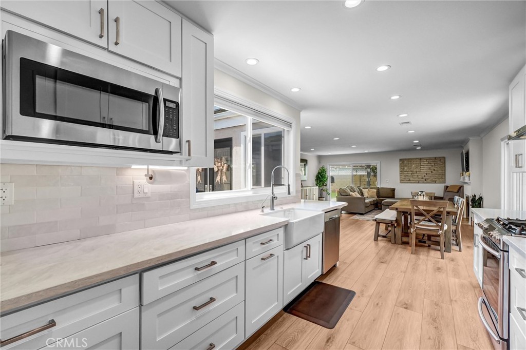 Residential Lease for rent at 4865 Candleberry, Seal Beach CA featuring 3 beds and 2 baths