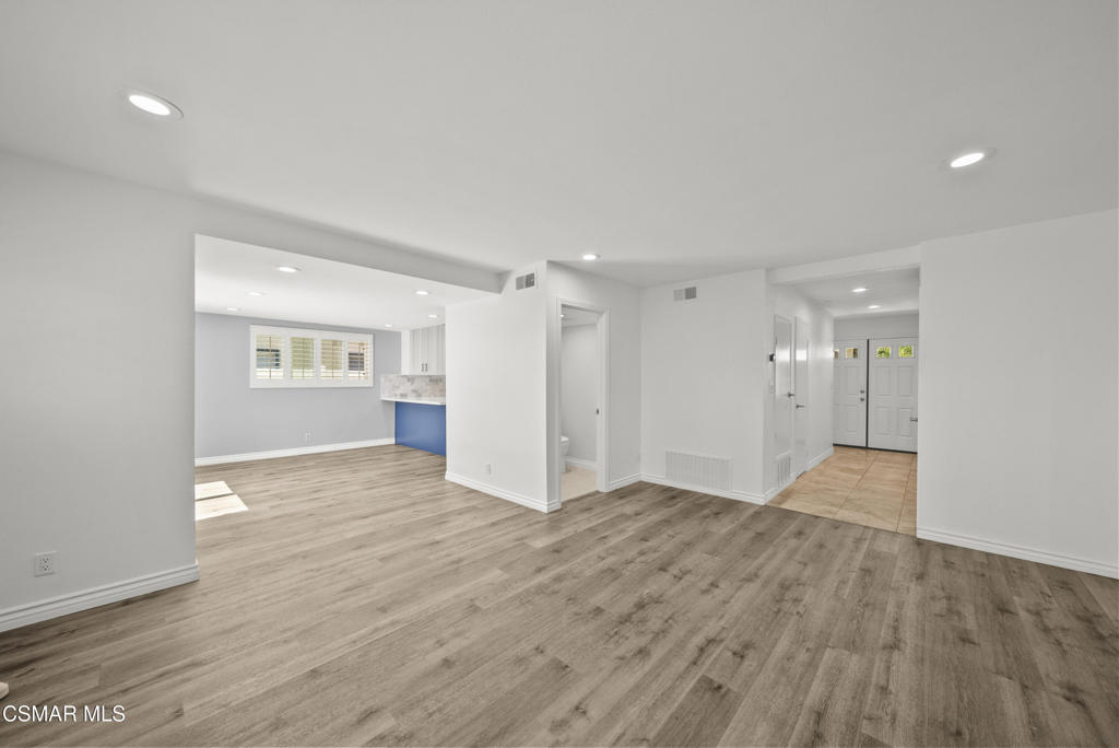 Residential Lease for rent at 736 Masterson Drive, Thousand Oaks CA featuring 3 beds and 3 baths