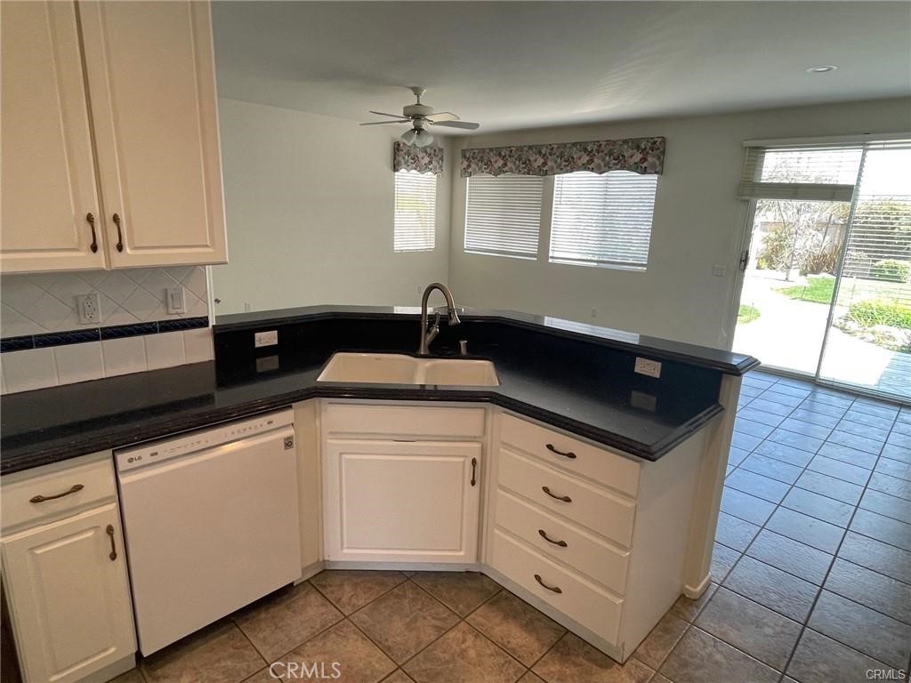 Residential Lease for rent at 25322 Heather Vale Street, Saugus CA featuring 4 beds and 3 baths