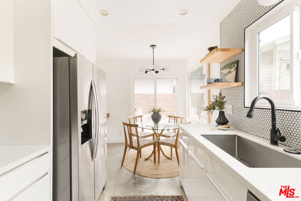 Active for sale at Los Angeles, CA, Los Angeles, CA CA and 2 baths