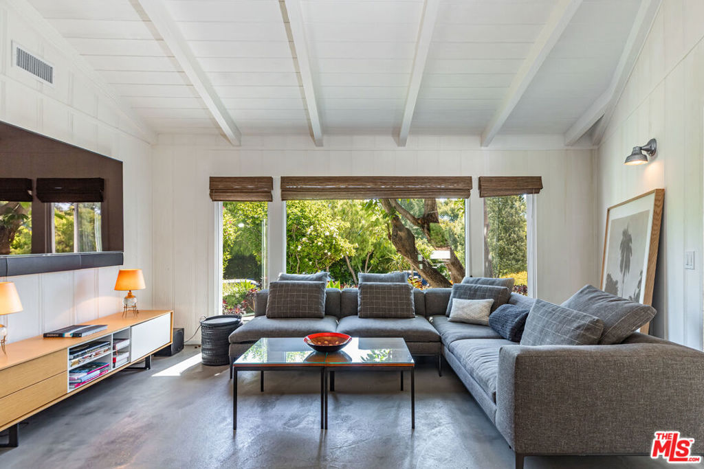Residential Lease for rent at 28901 Boniface Drive, Malibu CA featuring 3 beds and 3 baths