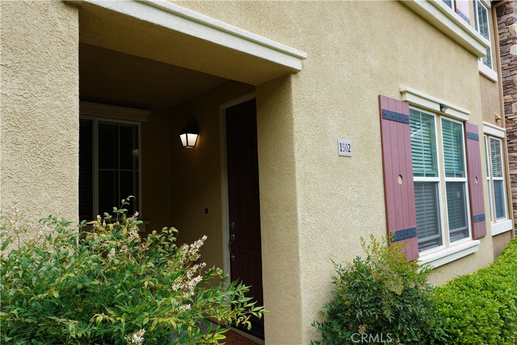 Residential Lease for rent at 30505 Canyon Hills 1502, Lake Elsinore CA featuring 3 beds and 3 baths