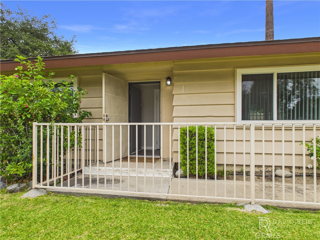 Residential Lease for rent at 1125 E Foothill Boulevard 1, Glendora, Los Angeles County CA featuring 3 beds and 2 baths
