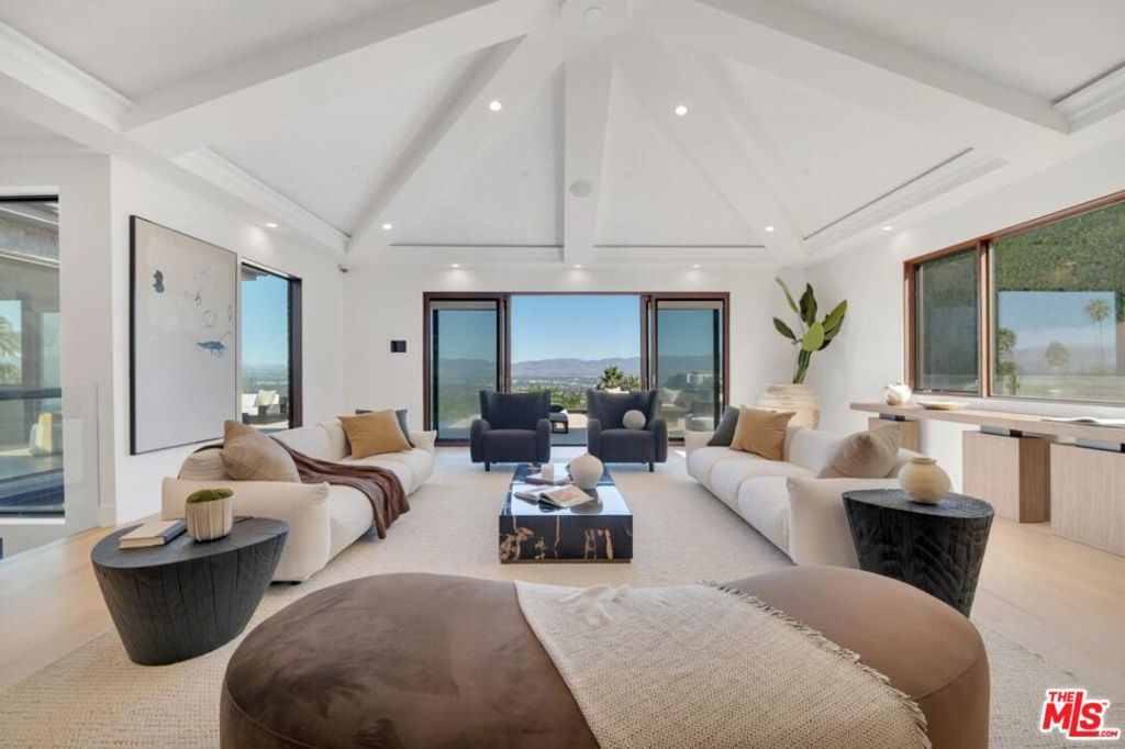Residential Lease for rent at 3116 Elvido Drive, Los Angeles, Los Angeles County CA featuring 5 beds and 6 baths