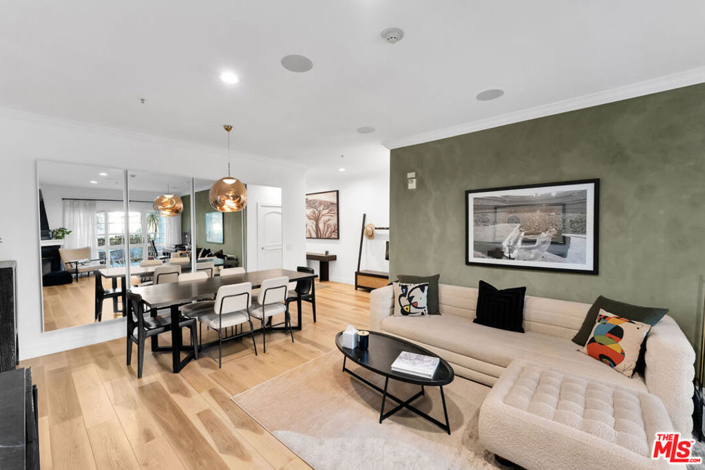 Residential Lease for rent at 851 N San Vicente Boulevard 121, West Hollywood CA featuring 1 bed and 1 bath