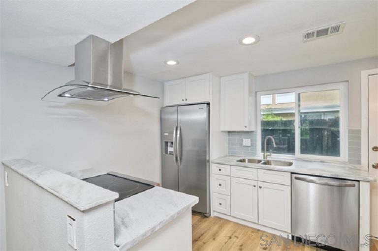Residential Lease for rent at 2520 Wanek Rd B, Escondido CA featuring 2 beds and 2 baths