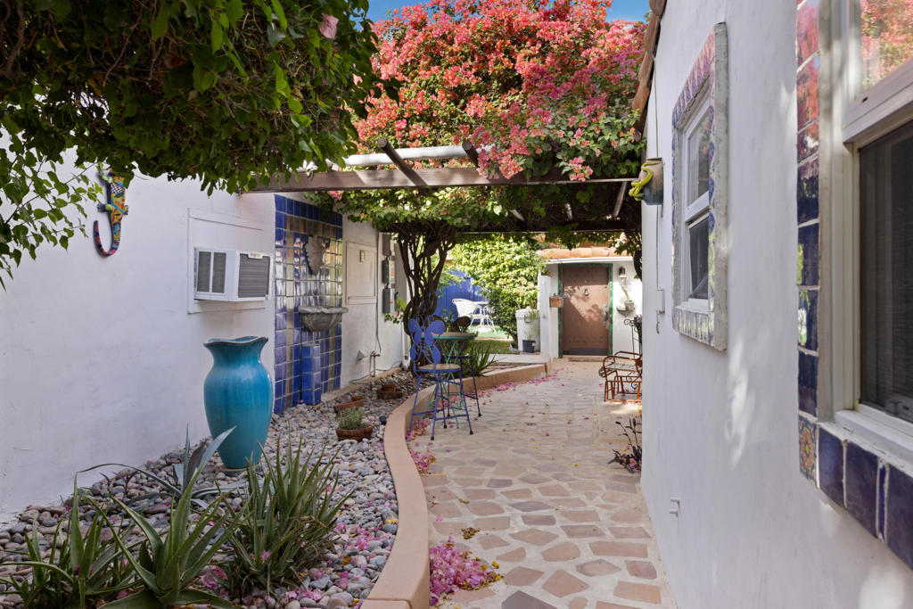 Residential Lease for rent at 51835 Avenida Diaz, La Quinta CA featuring 1 bed and 1 bath