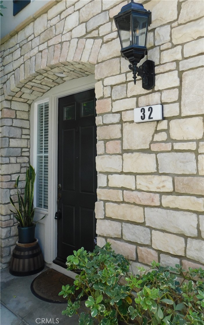 Residential Lease for rent at 32 Calle Viveza, San Clemente CA featuring 2 beds and 2 baths