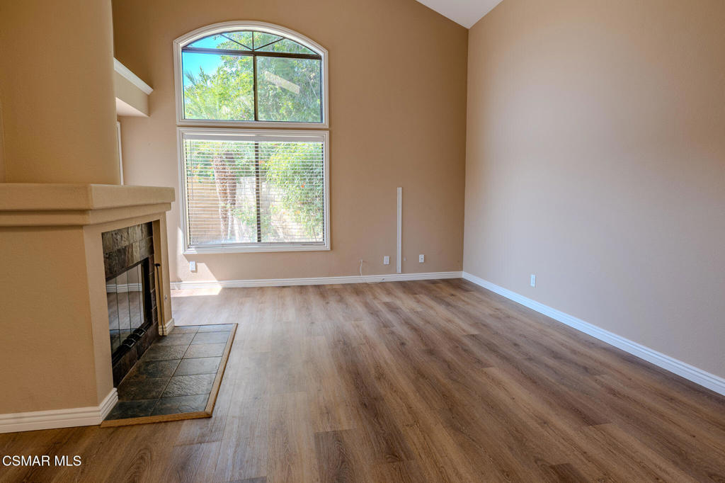 Residential Lease for rent at 2704 Simi Hills Lane, Simi Valley CA featuring 3 beds and 3 baths