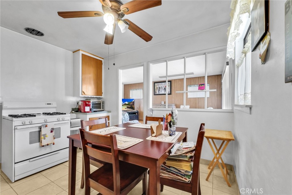 Residential Lease for rent at 2551 W Rome, Anaheim CA featuring 3 beds and 2 baths