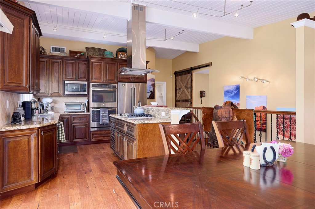 Residential Lease for rent at 1014 Hacienda, Simi Valley, Ventura County CA featuring 4 beds and 3 baths