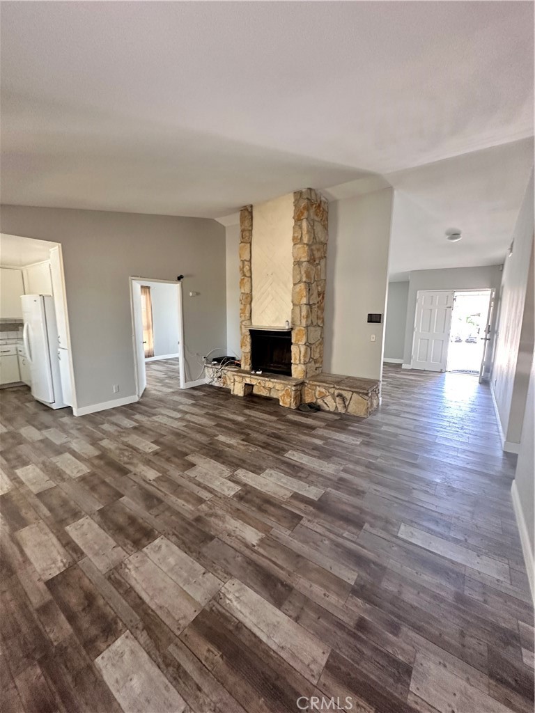Residential Lease for rent at 13806 Red Hill, Victorville CA featuring 4 beds and 2 baths