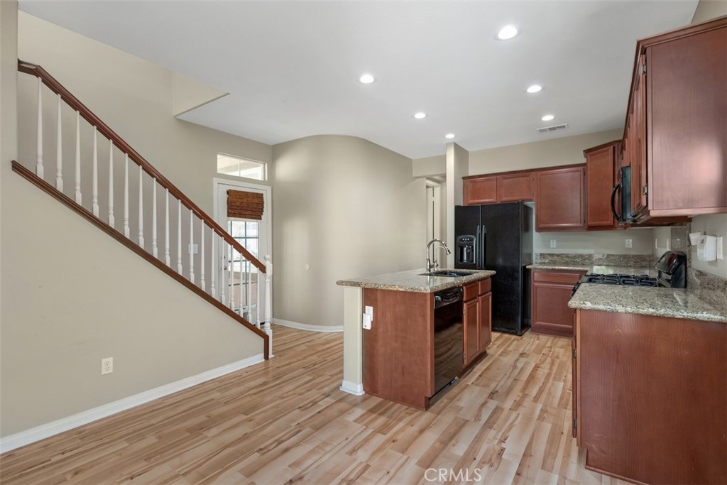 Residential Lease for rent at 31884 Jaybee, Temecula CA featuring 3 beds and 3 baths