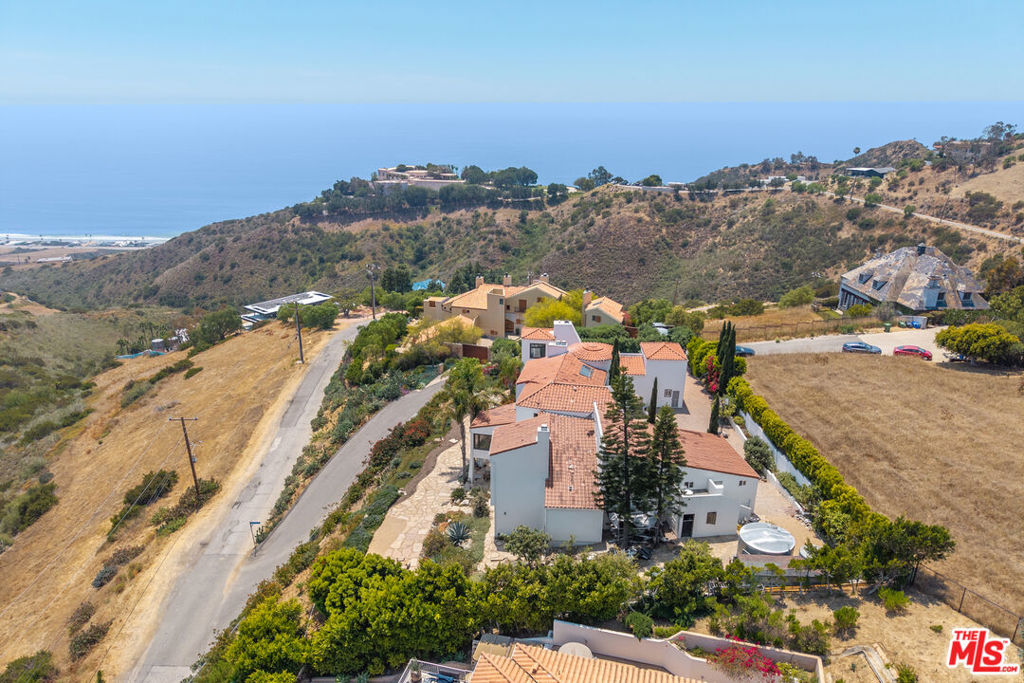 Residential Lease for rent at 5828 Foxview Drive 2, Malibu CA featuring 1 bed and 1 bath