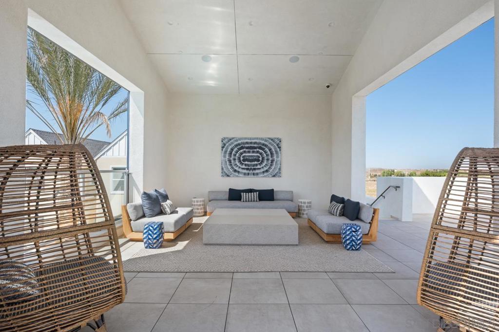 Residential Lease for rent at 2075 Paseo Belluno #1, Chula Vista CA featuring 2 beds and 3 baths