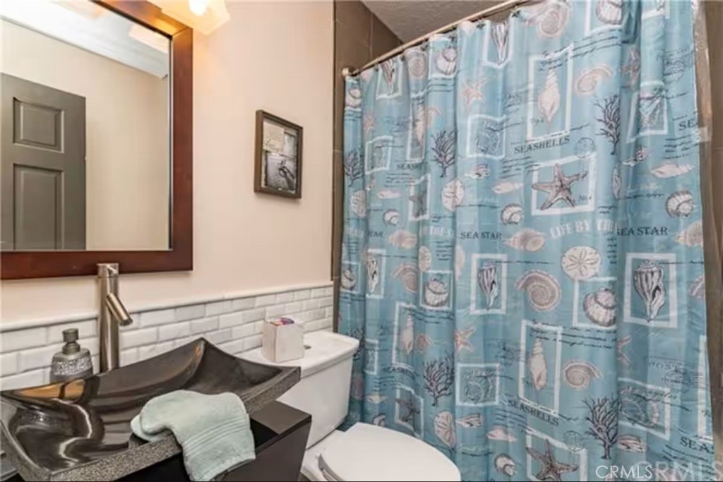Residential Lease for rent at 41740 Camino Del Vino, Temecula CA featuring 4 beds and 4 baths