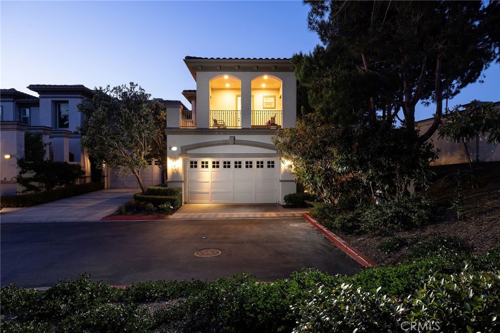 Residential Lease for rent at 2 Monarch Beach Resort N, Dana Point CA featuring 4 beds and 5 baths