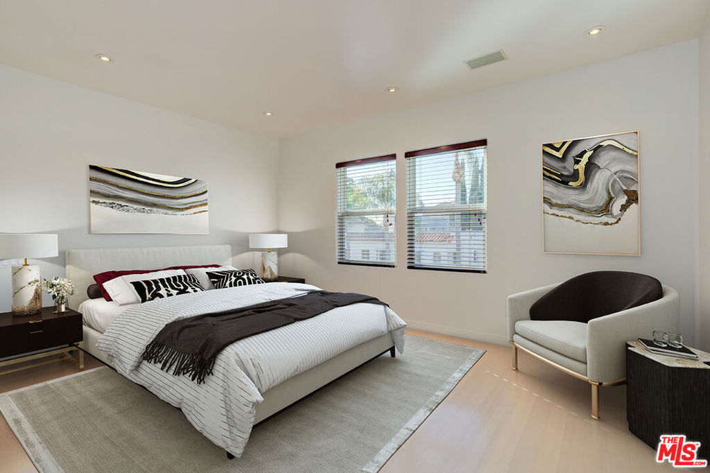 Residential Lease for rent at 932 S Shenandoah Street 3, Los Angeles, Los Angeles County CA featuring 2 beds and 3 baths