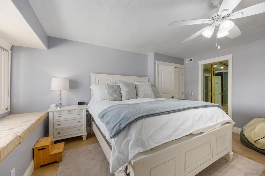 Residential Lease for rent at 264 Turner, Encinitas, San Diego County CA featuring 4 beds and 3 baths