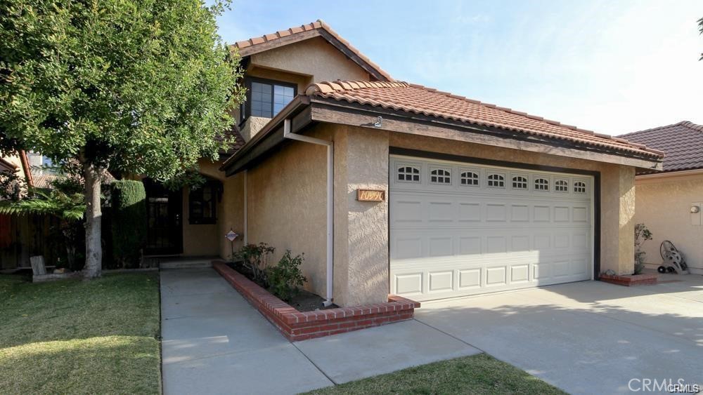 Residential Lease for rent at 10596 Evergreen Dr, Rancho Cucamonga, San Bernardino County CA featuring 3 beds and 2 baths