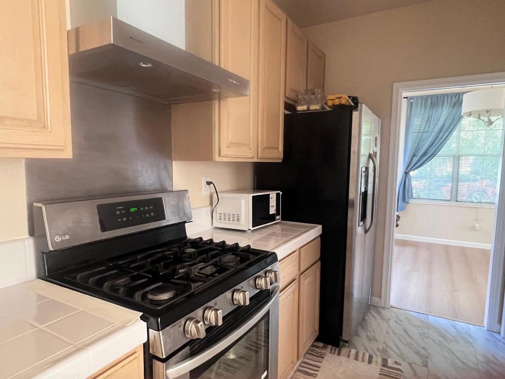 Residential Lease for rent at 110 Whits Road, Mountain View, Santa Clara County CA featuring 4 beds and 3 baths