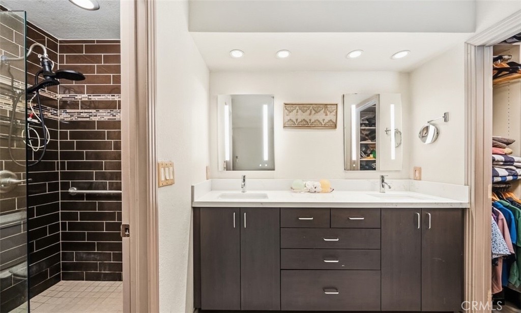 Residential Lease for rent at 998 Village N, Palm Springs CA featuring 2 beds and 2 baths