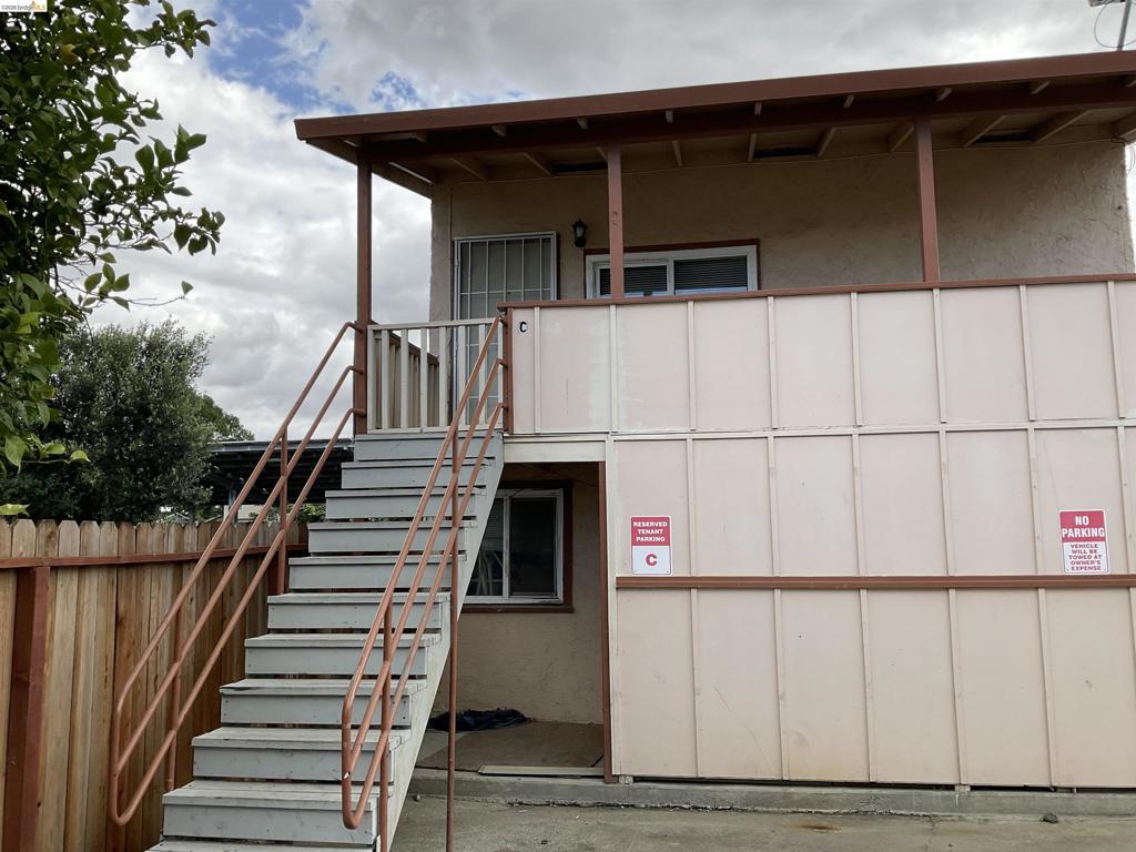 Residential Lease for rent at 619 W 17th St., Antioch CA featuring 2 beds and 1 bath