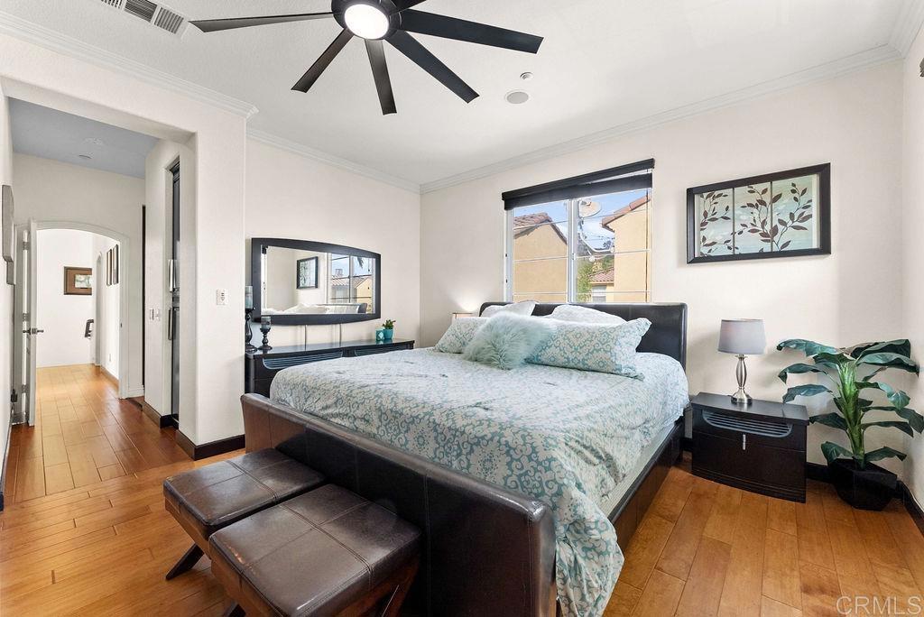 Residential Lease for rent at 2712 Villas Way, San Diego, San Diego County CA featuring 3 beds and 3 baths