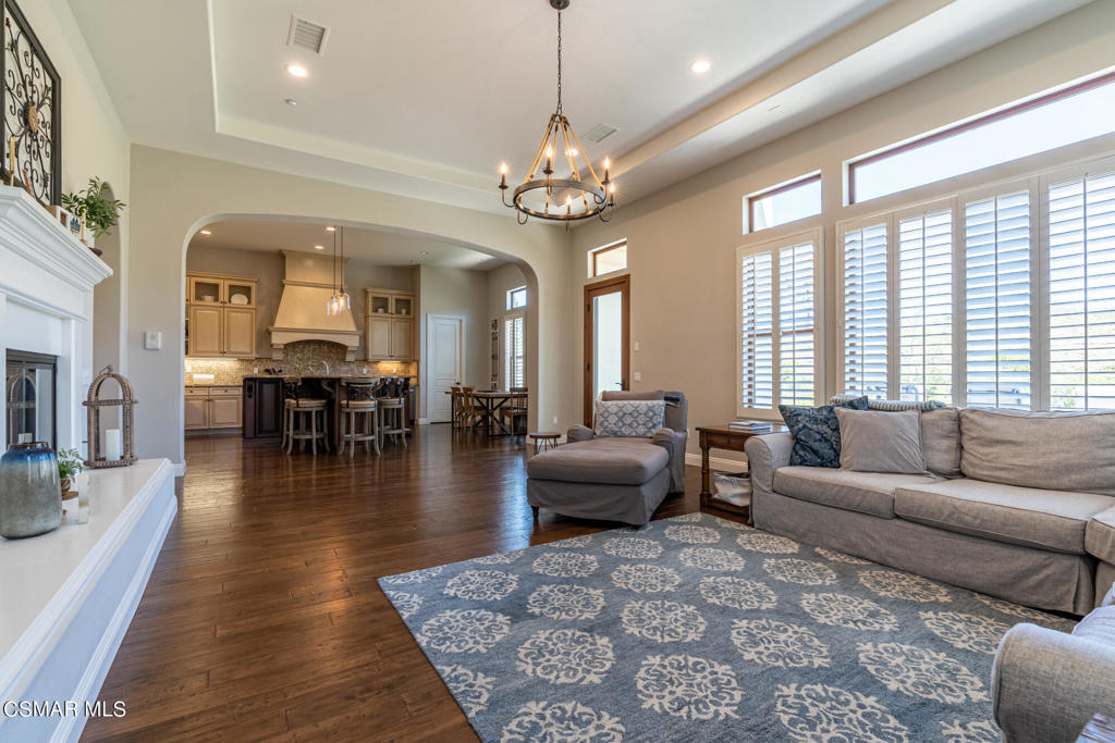 Residential Lease for rent at 835 Via Sedona, Newbury Park, Ventura County CA featuring 5 beds and 6 baths