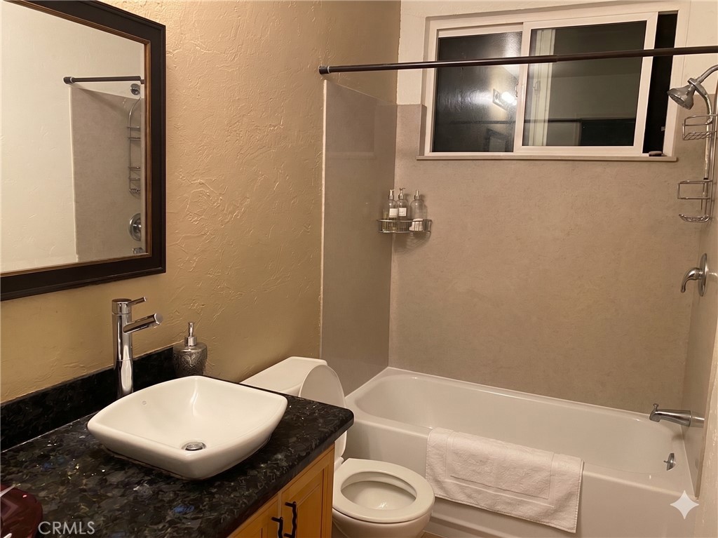 Residential Lease for rent at 25522 Mackenzie Street, Laguna Hills CA featuring 3 beds and 2 baths
