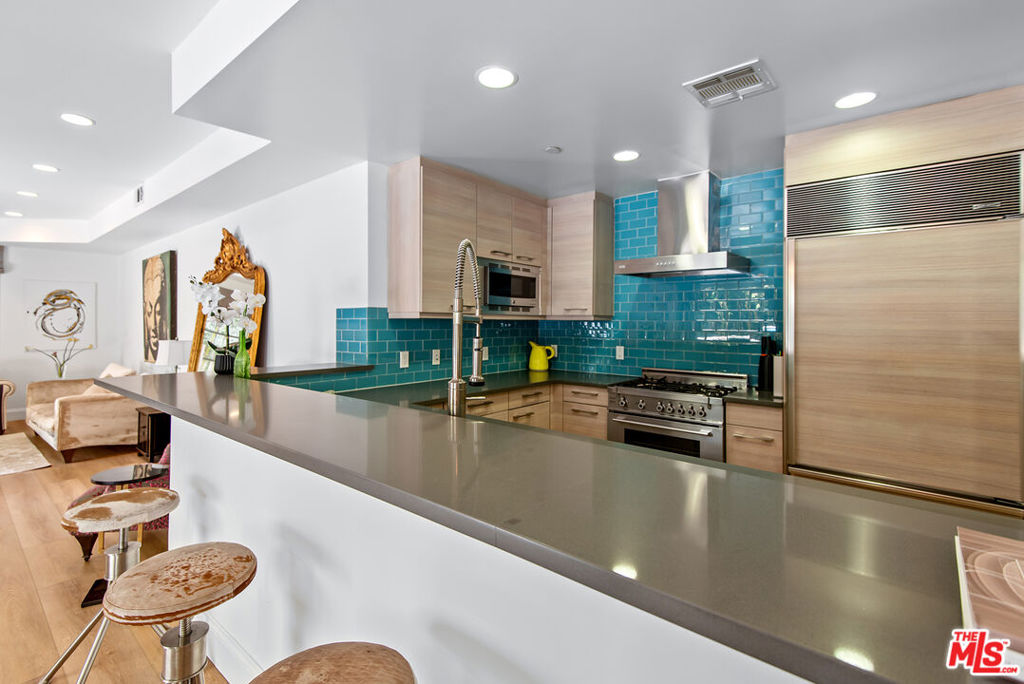 Residential Lease for rent at 718 N Croft Avenue 103, Los Angeles CA featuring 3 beds and 3 baths