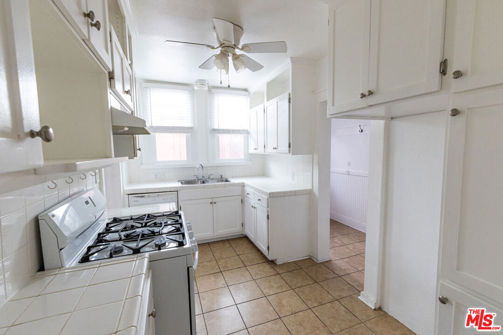 Residential Income for sale at 1206 3rd Avenue, Los Angeles, CA featuring 8 beds and 4 baths