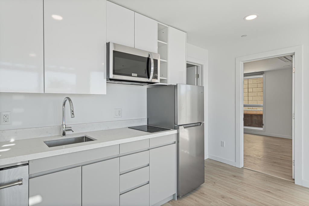 Residential Lease for rent at 13848 Scenic Crest Circle 2, Desert Hot Springs, Riverside County CA featuring 2 beds and 1 bath