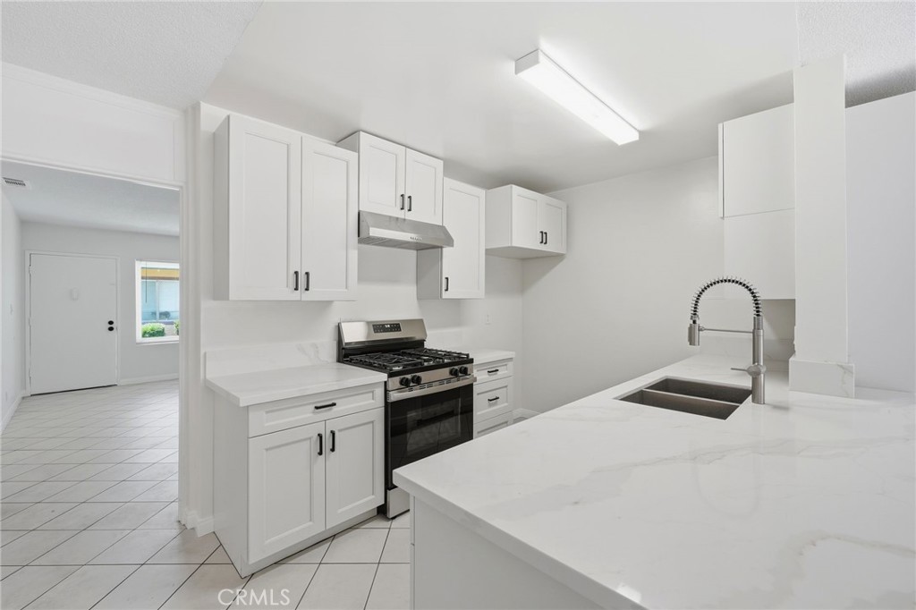 Residential Lease for rent at 1531 E La Palma F1, Anaheim CA featuring 2 beds and 1 bath
