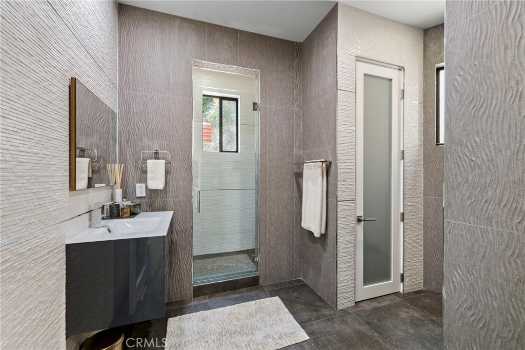 Residential Lease for rent at 346 Y Place, Laguna Beach CA featuring 2 beds and 3 baths