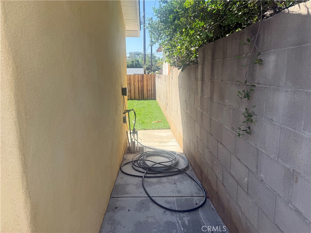 Residential Lease for rent at 10337 Mull, Riverside CA featuring 3 beds and 2 baths
