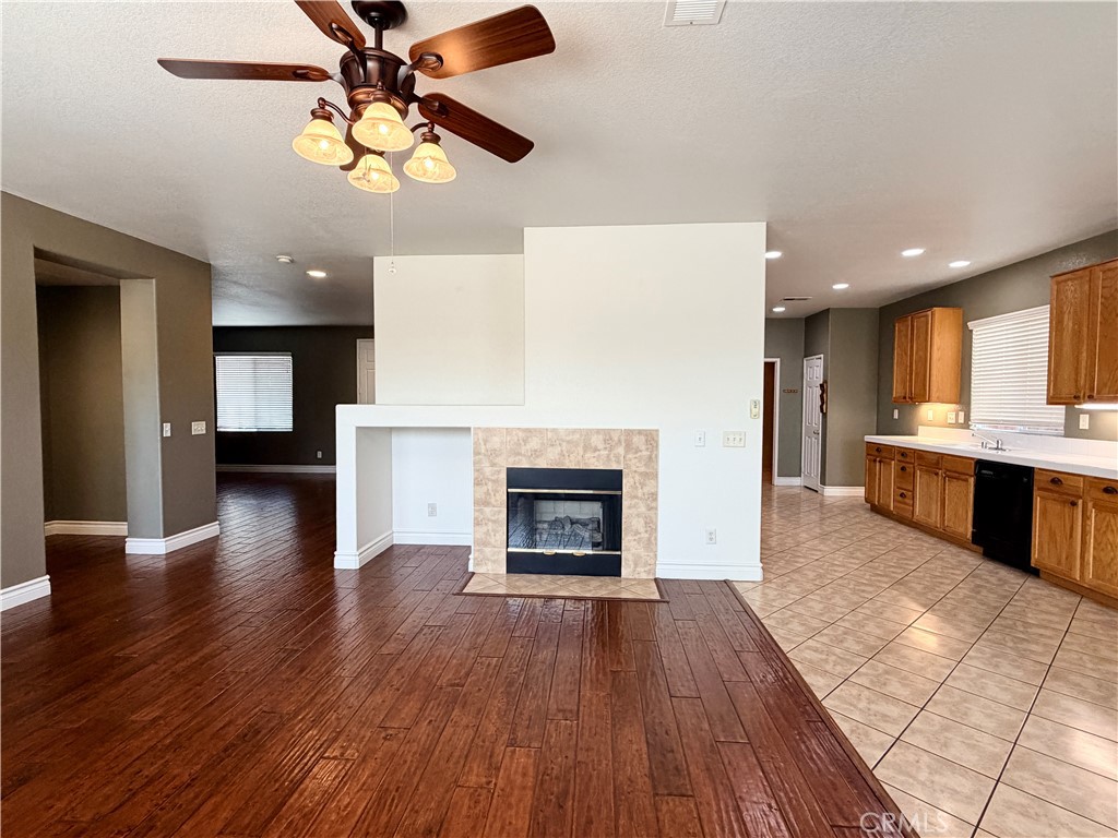 Residential Lease for rent at 1884 Pinnacle Way, Upland, San Bernardino County CA featuring 4 beds and 3 baths