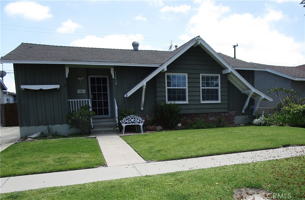 Residential for sale at 11418 214th, Lakewood, Los Angeles CA featuring 3 beds and 2 baths