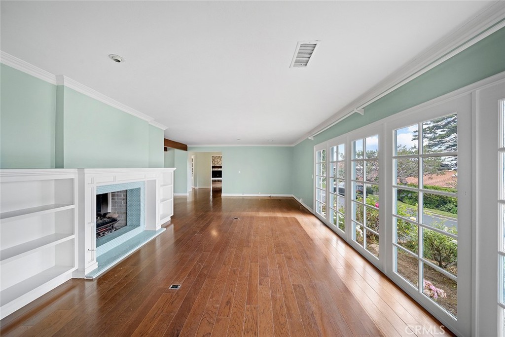 Residential Lease for rent at 905 Emerald Bay, Laguna Beach CA featuring 3 beds and 3 baths