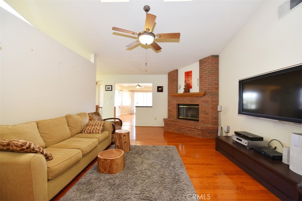 Residential Lease for rent at 1095 Sunset Bluff Road, Walnut, Los Angeles County CA featuring 4 beds and 2 baths