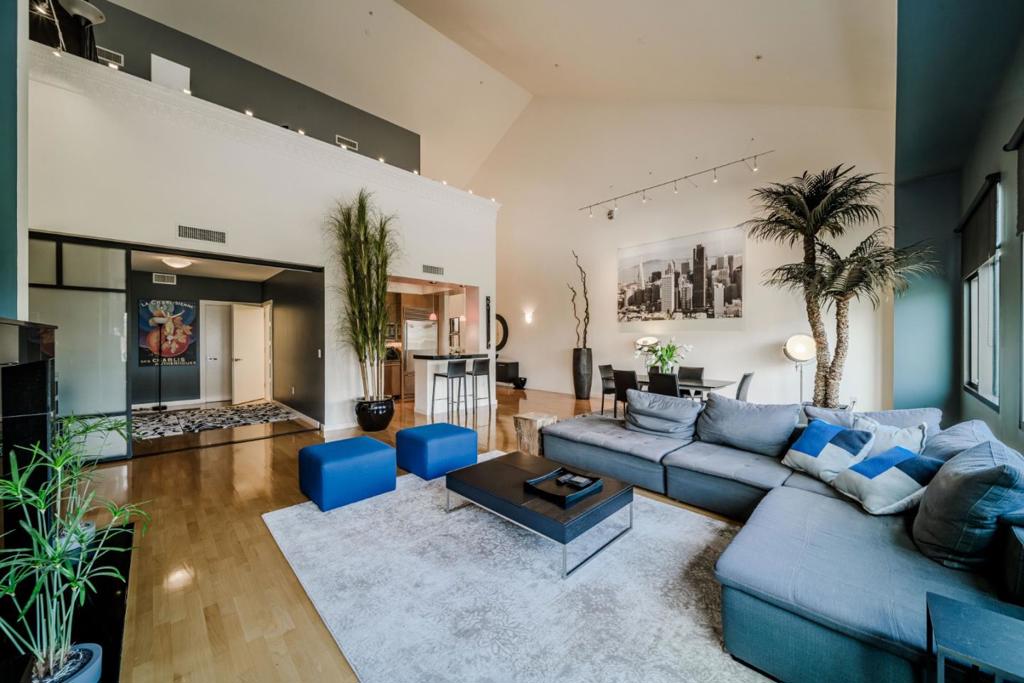 Residential Lease for rent at , San Mateo, San Mateo County CA featuring 2 beds and 2 baths