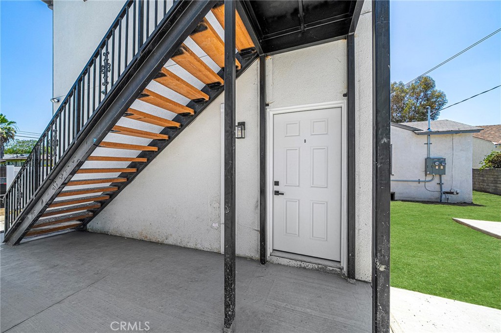 Residential Lease for rent at 2425 Myrtle Avenue B, Monrovia CA featuring 1 bed and 1 bath