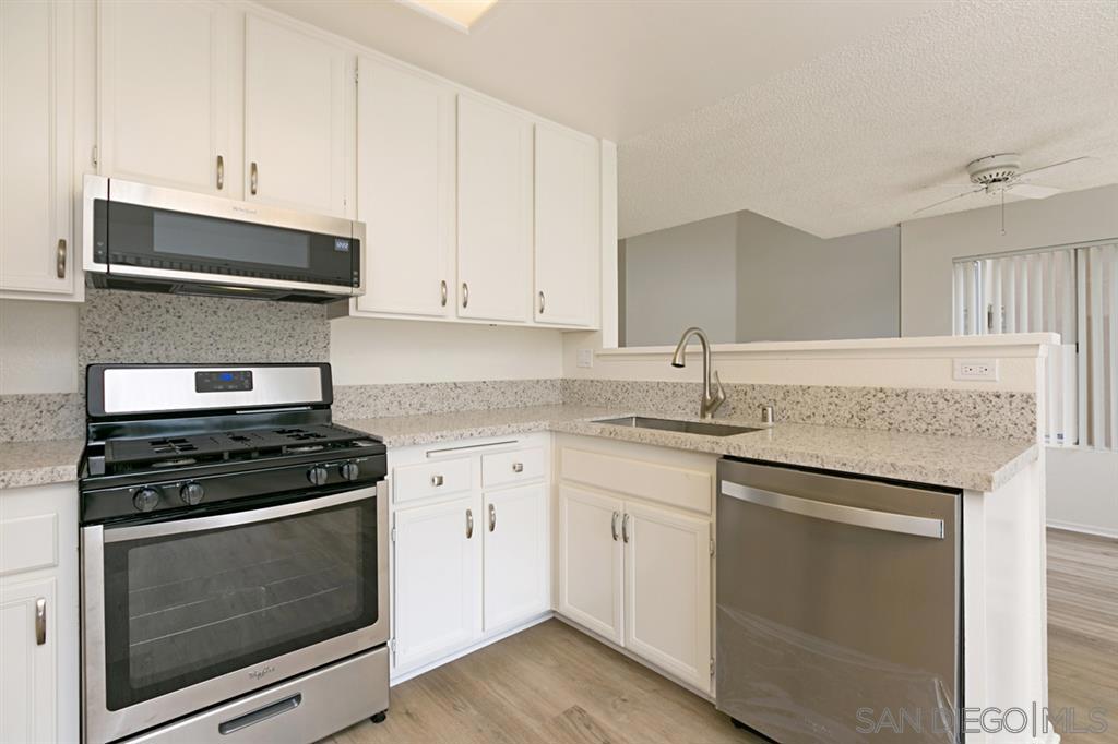 Residential Lease for rent at 4465 Gladstone Ct, Carlsbad, San Diego County CA featuring 2 beds and 3 baths
