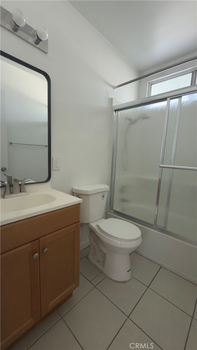 Residential Lease for rent at 622 N Olive A, Anaheim CA featuring 1 bed and 1 bath