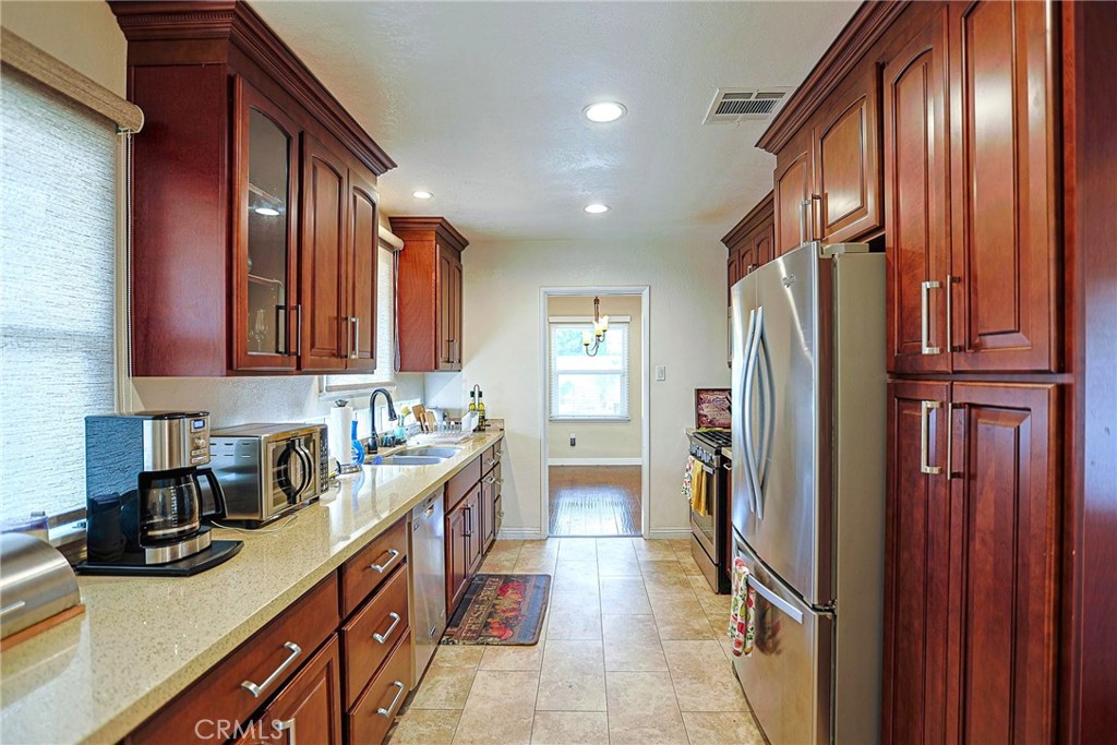 Residential for sale at 5621 Fallsgrove, Los Angeles CA featuring 2 beds and 2 baths