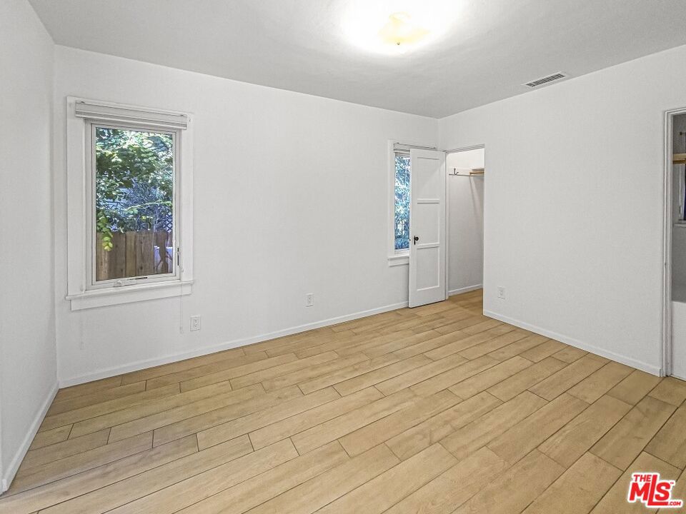 Residential Lease for rent at 2049 Lake Shore Avenue, Los Angeles, Los Angeles County CA featuring 1 bed and 1 bath