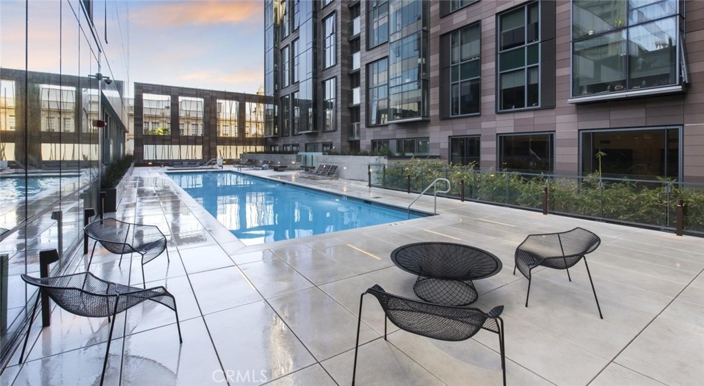 Residential Lease for rent at 100 Van Ness Avenue 1112, San Francisco, San Francisco County CA featuring 2 beds and 2 baths