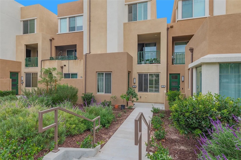Residential Lease for rent at 118 Cadence, Irvine CA featuring 3 beds and 4 baths
