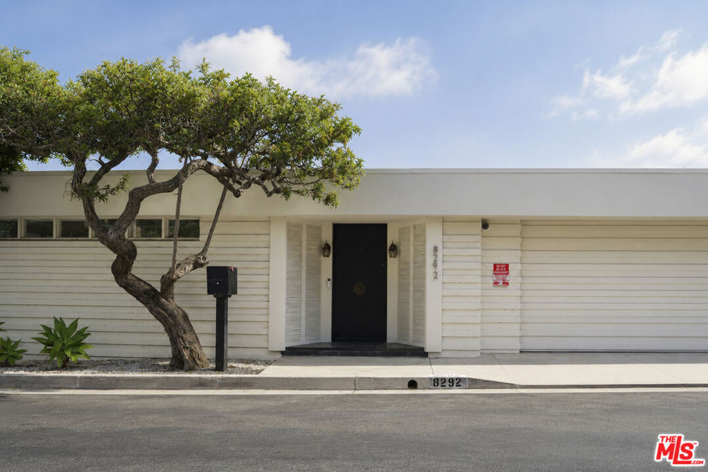 Residential Lease for rent at 8292 Hollywood Boulevard, Los Angeles CA featuring 2 beds and 2 baths